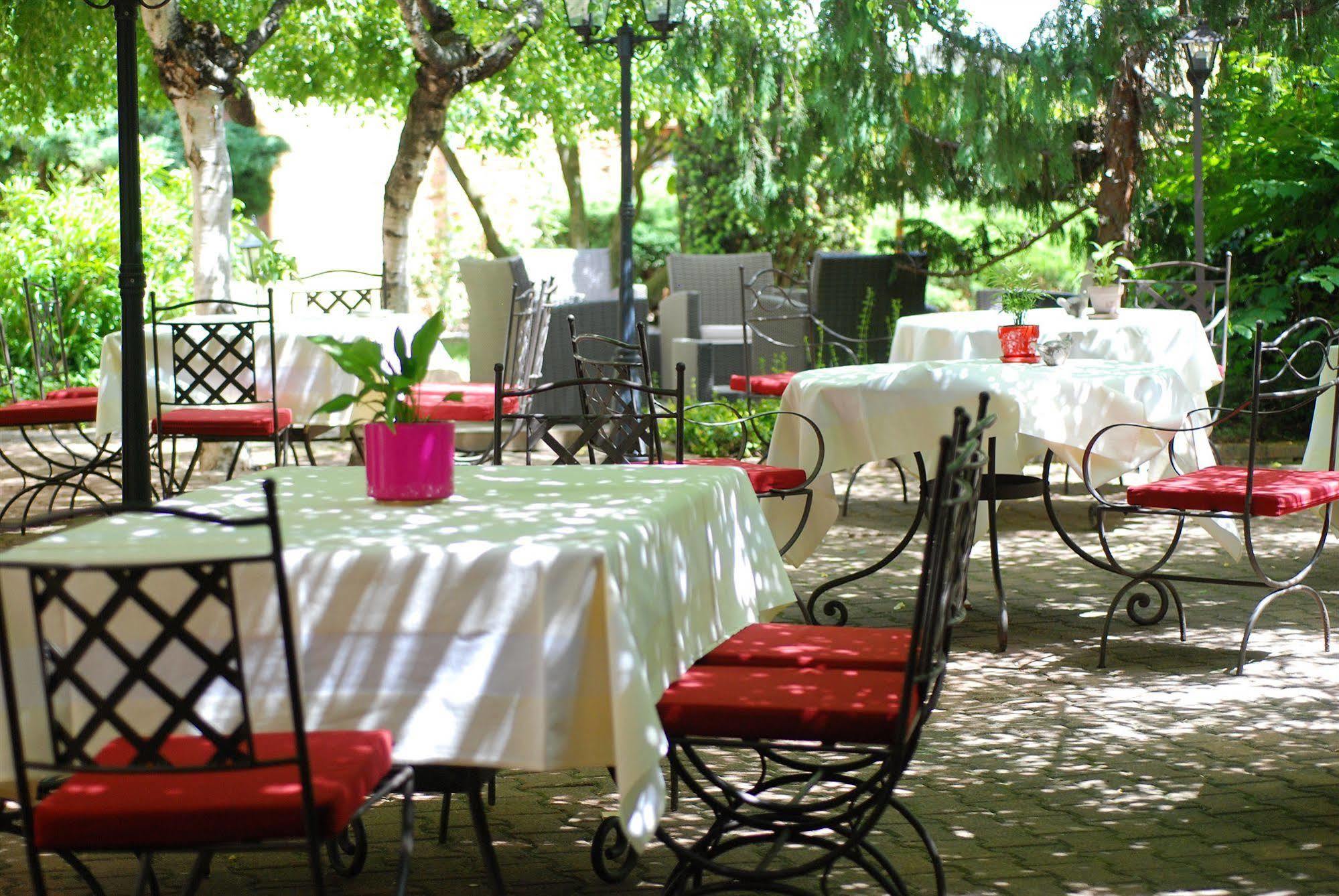 Demeures Et Chateaux L'Abbaye Caladoise - Anciennement Hostellerie Ferme Du Poulet Villefranche-sur-Saône Eksteriør bilde
